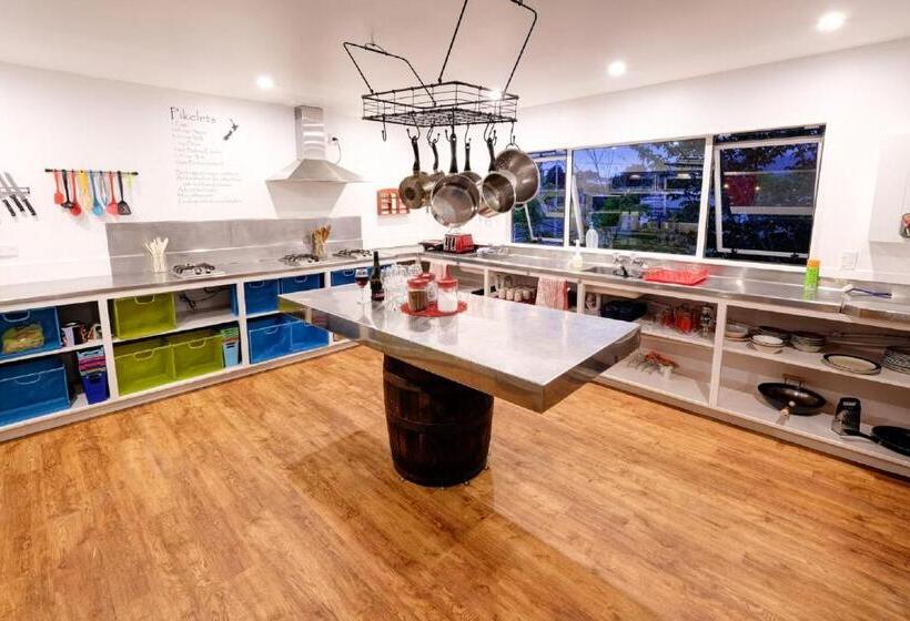 تختخواب در اتاق مشترک, Haka House Taupo