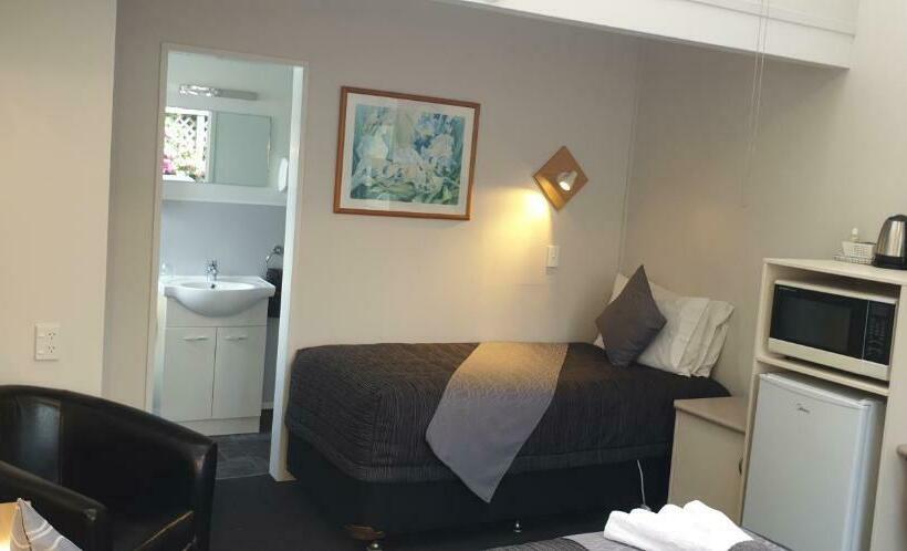 Студия Стандарт, Barrington House Taupo