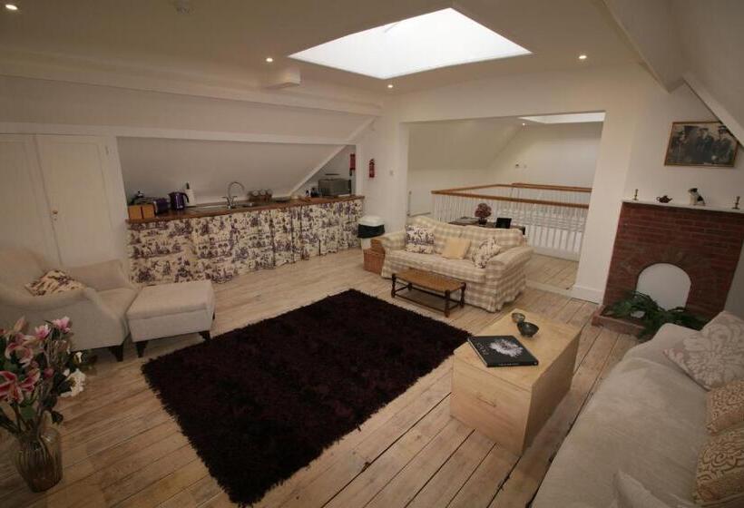 1 Bedroom Penthouse Apartment, Prince Hill House
