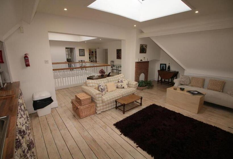 1 Bedroom Penthouse Apartment, Prince Hill House