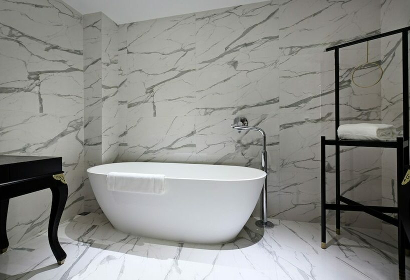 Президентский Люкс, Ln Hotel Five