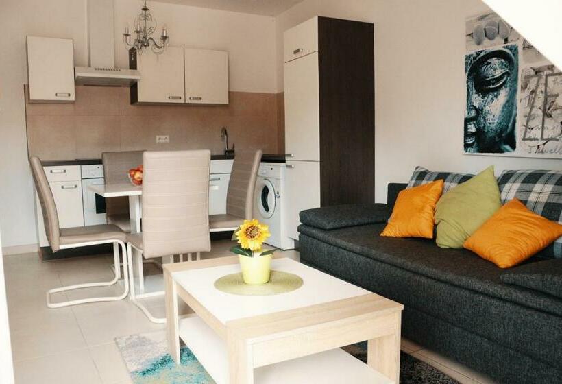 バルコニー付き１ベッドルームアパートメント, Vienna Airport Residences