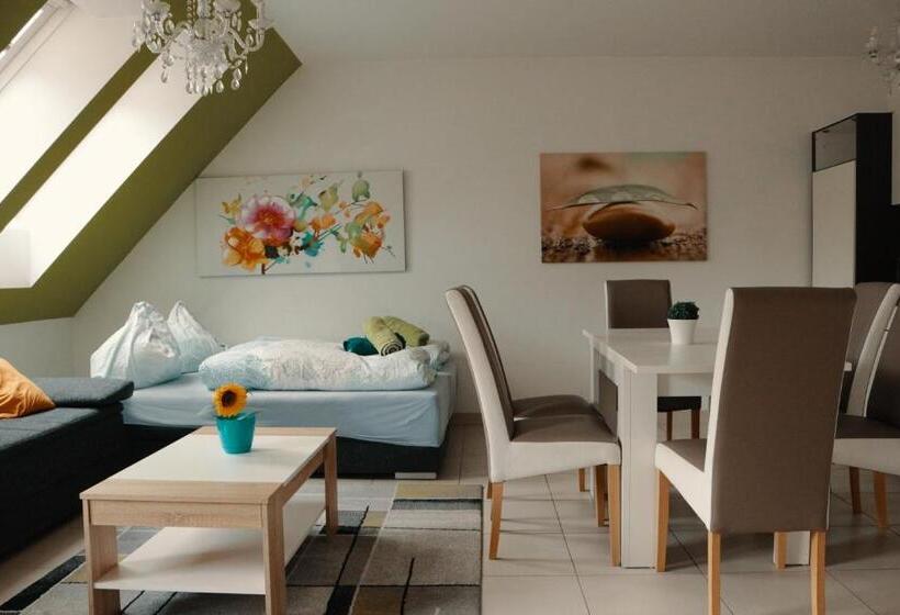バルコニー付き１ベッドルームアパートメント, Vienna Airport Residences