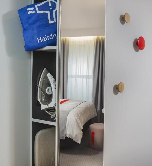 Номер Стандарт Адаптированный для Инвалидов, Holiday Inn Express St. Albans   M25, Jct.22