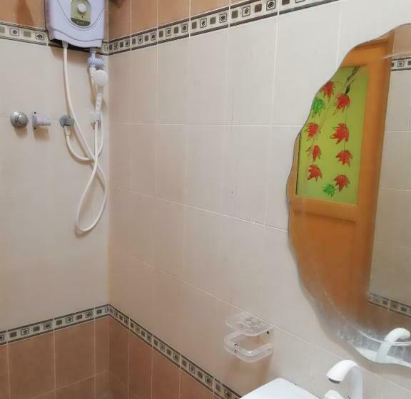 带阳台的三人标准间, Sunshine Hotel & Hall