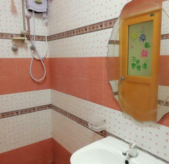 带阳台的三人标准间, Sunshine Hotel & Hall