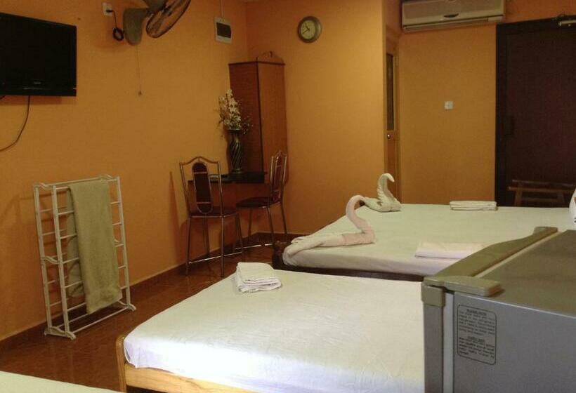 带阳台的三人标准间, Sunshine Hotel & Hall