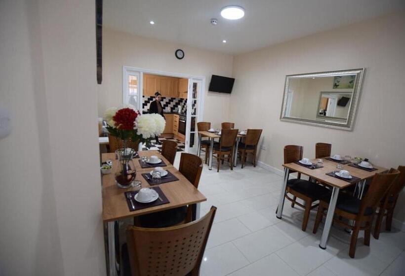 Номер Стандарт Трехместный, Woodlands Lodge Ilford
