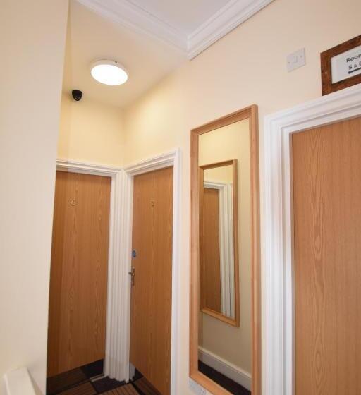 Четырехместный Номер Стандарт, Woodlands Lodge Ilford