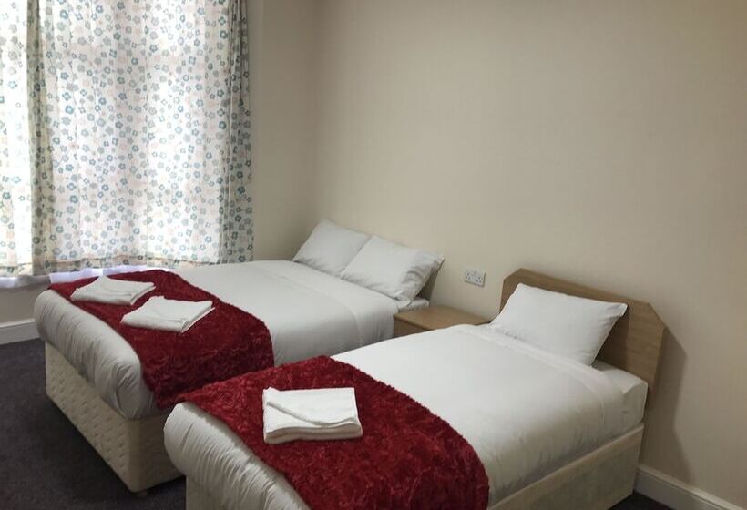 Номер Стандарт, Woodlands Lodge Ilford