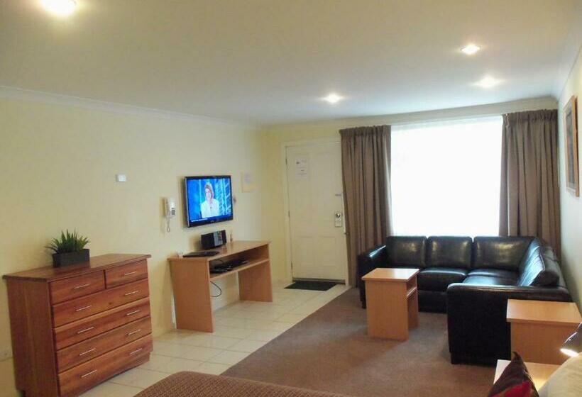 استودیو اجرایی, Emu Point Motel