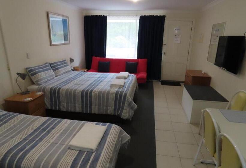 استودیوی لوکس, Emu Point Motel