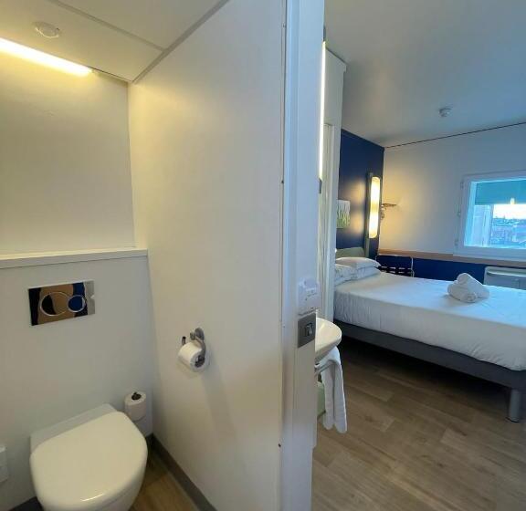 클래식 룸 더블 침대, Ibis Budget Belfast City Centre