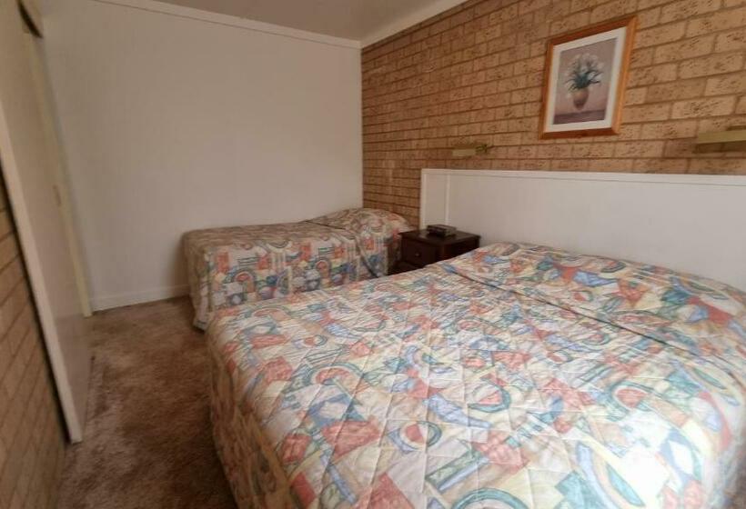 Люкс Семейный 2 Спальни, Lone Pine Motel