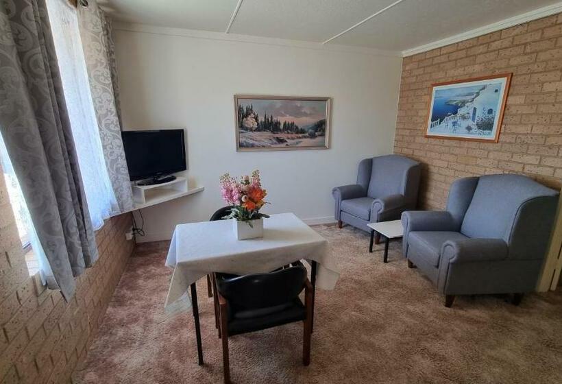 Номер Deluxe, Lone Pine Motel