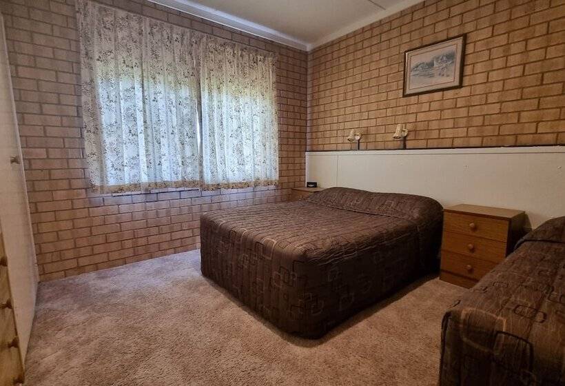 Family Suite, Lone Pine Motel