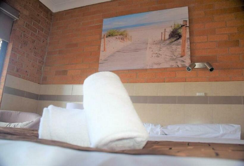 Номер Стандарт, Tamworth Central Motel