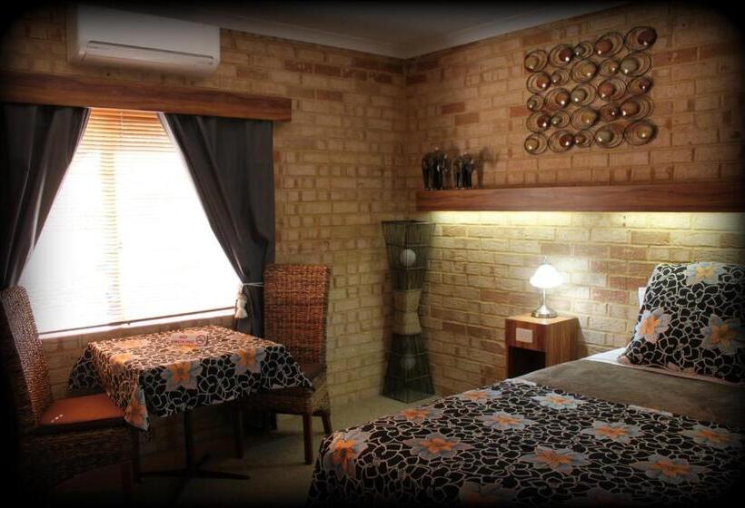Президентский Люкс, York S Boutique Motel