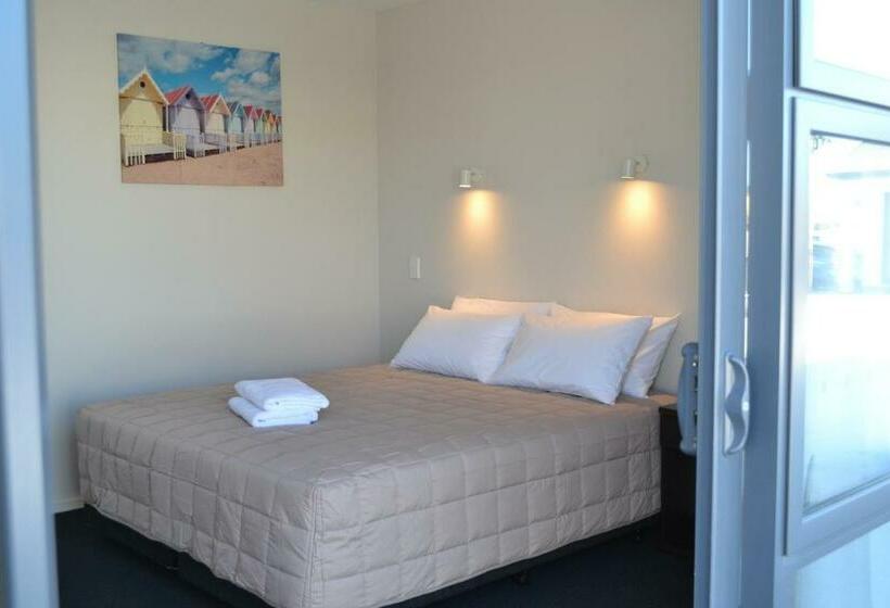 Студия Стандарт, 319 Addington Motel