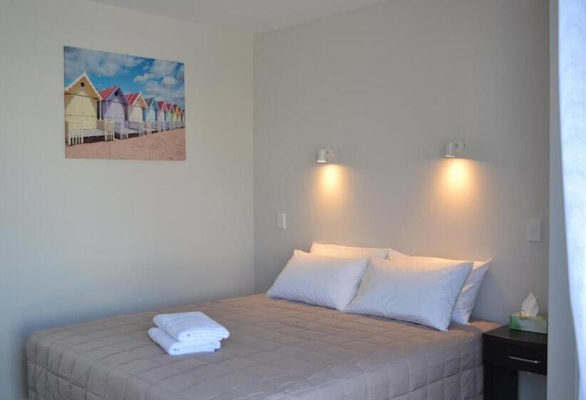 Студия Стандарт, 319 Addington Motel