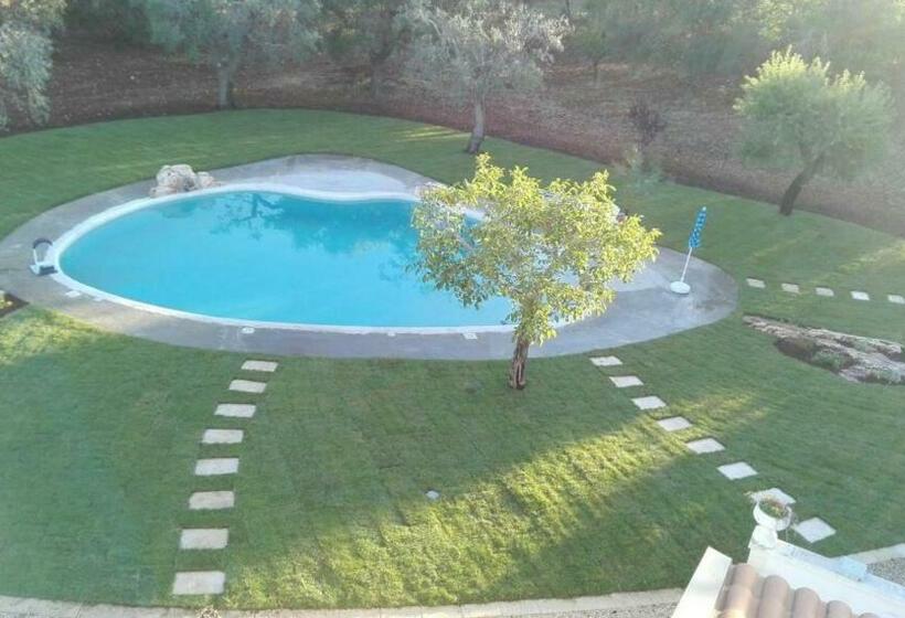 스탠다드 트리플 룸 풀장 전망, B&b Villa Giorgia