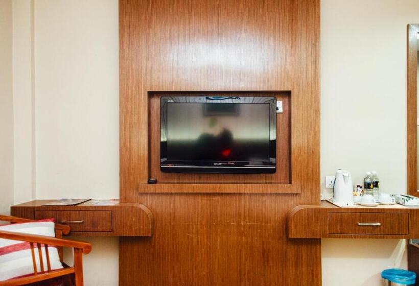 Номер Deluxe, Darul Makmur