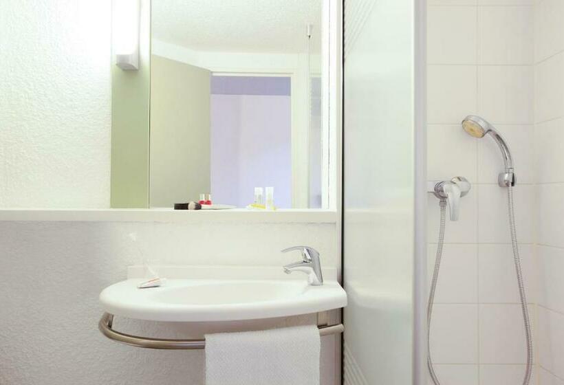 标准三人间, Ibis Budget Tarbes