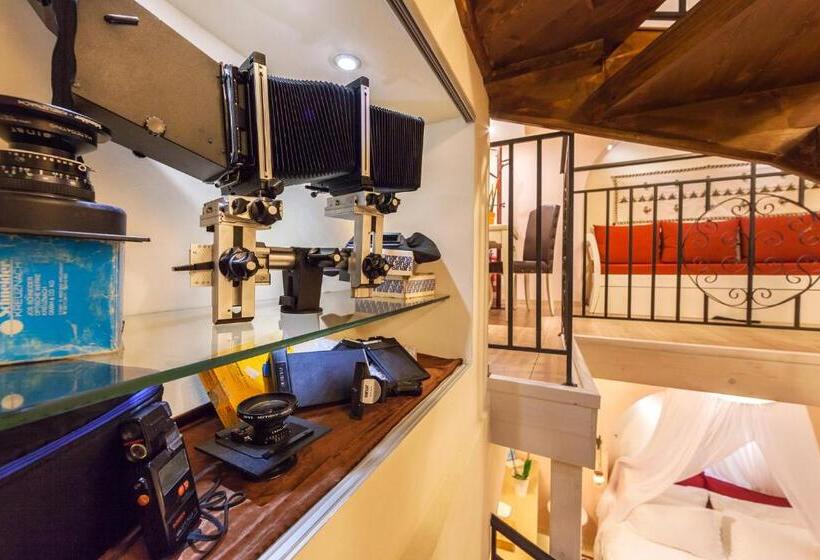 마스터 스위트, In Camera Art Boutique