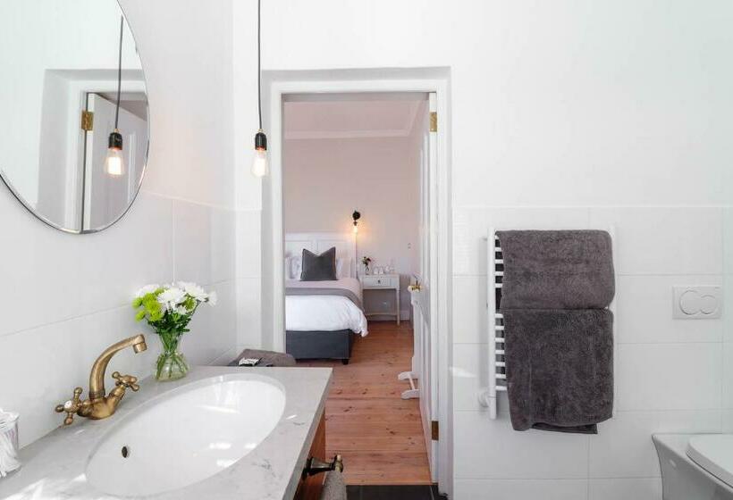 Семейный Номер, Whispering Oaks Guest House