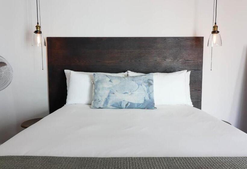 Номер Стандарт, Whispering Oaks Guest House