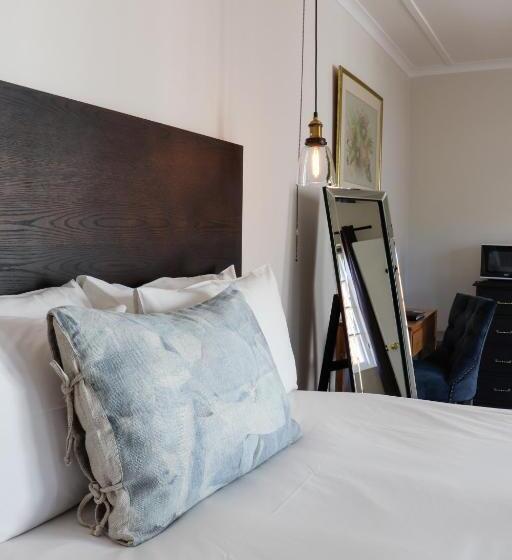 Номер Стандарт, Whispering Oaks Guest House