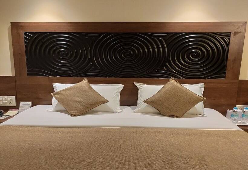 Quarto Executivo, Pushpak