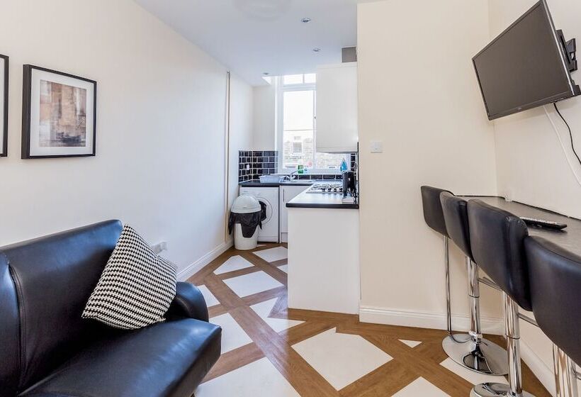 Апартаменты 2 Спальни, The Apartment Company