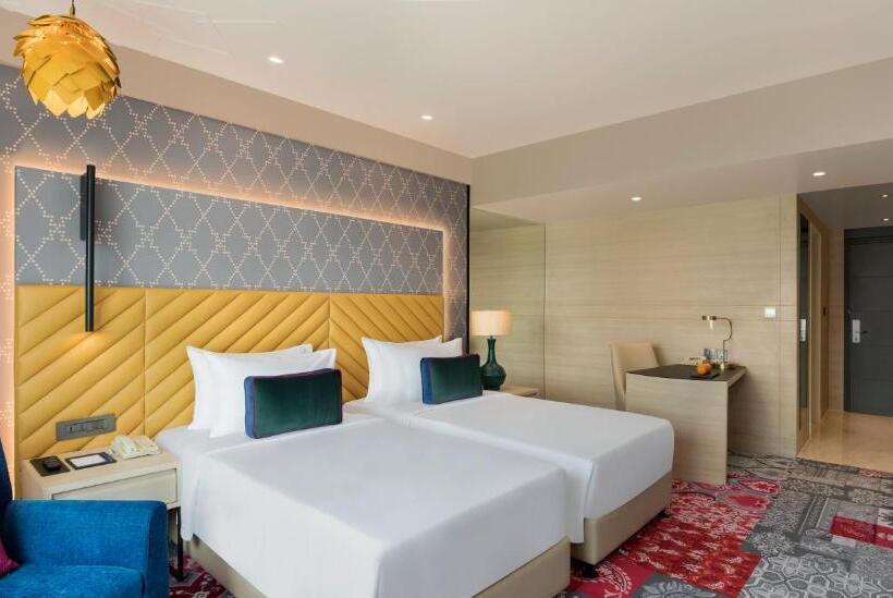 Номер Deluxe, Grand Mercure Agra