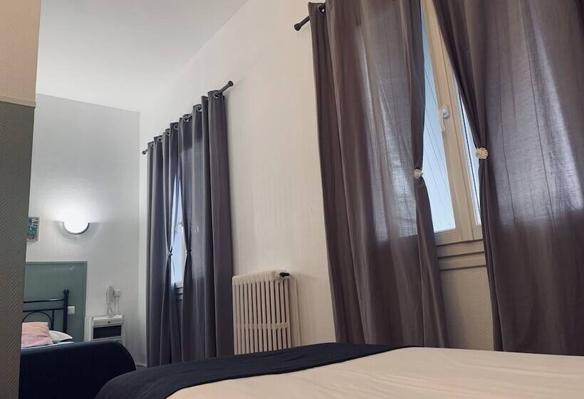 Семейный Номер, Trianon Tours