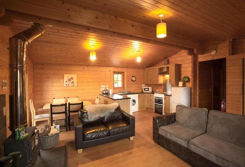 Апартаменты 3 Спальни, Saplinbrae Hotel And Lodges
