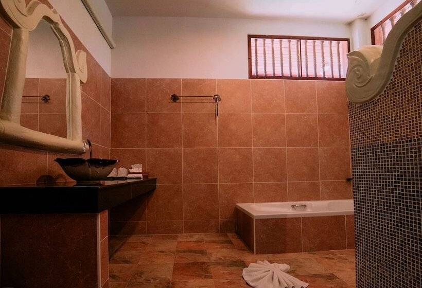 سوییت خانوادگی, Sasidara Resort Nan