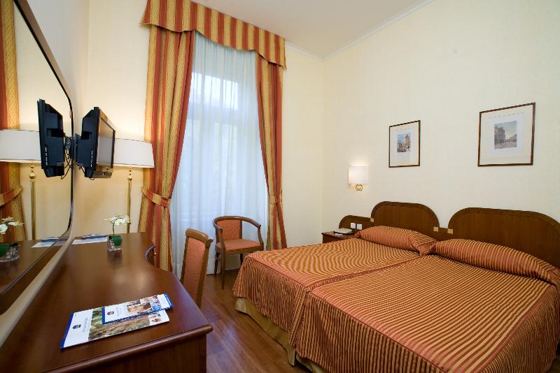 Семейный Номер, Trianon Tours