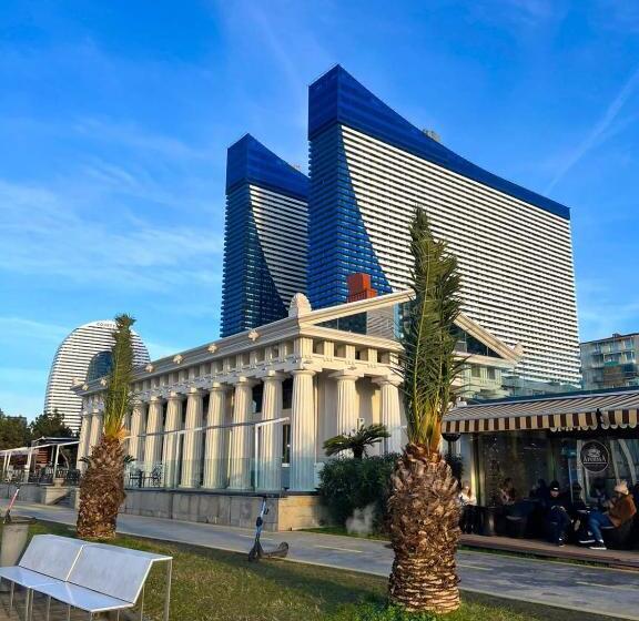 استودیو استاندارد با تخت کینگ, Elegance Sea View Aparthotel In Orbi City Batumi