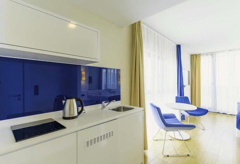 استودیو استاندارد با تخت کینگ, Elegance Sea View Aparthotel In Orbi City Batumi