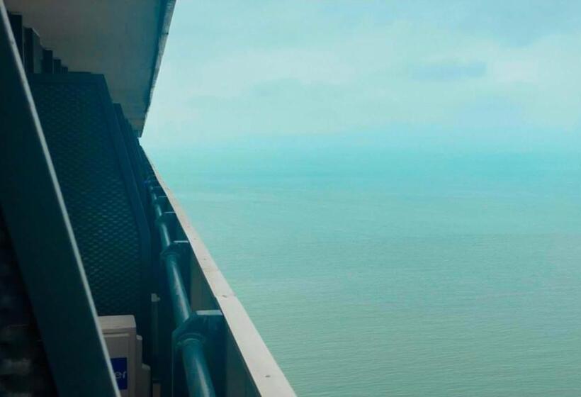 استودیو استاندارد با تخت کینگ, Elegance Sea View Aparthotel In Orbi City Batumi