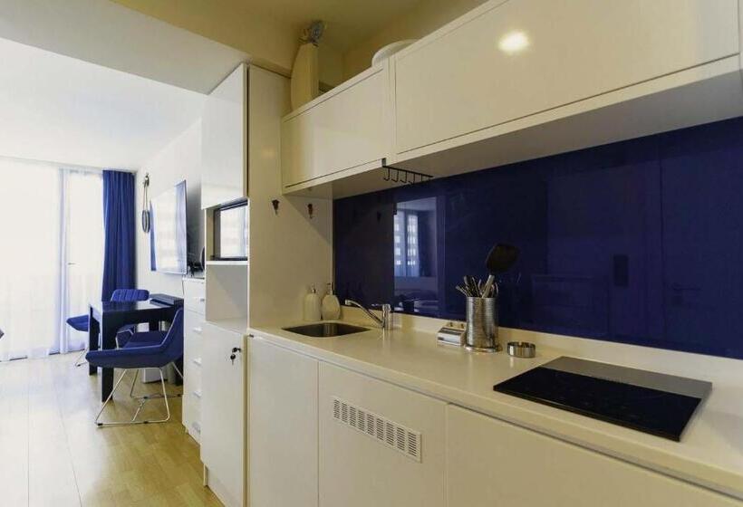 استودیو استاندارد با تخت کینگ, Elegance Sea View Aparthotel In Orbi City Batumi