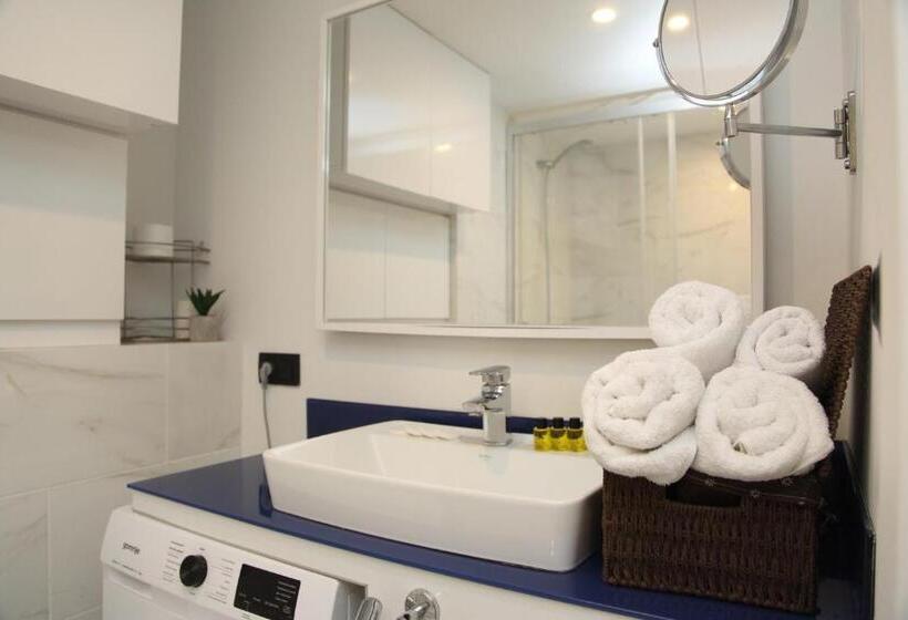 استودیو استاندارد با تخت کینگ, Elegance Sea View Aparthotel In Orbi City Batumi