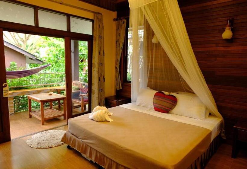 디럭스 방갈로, Pen S Bungalow Koh Phangan