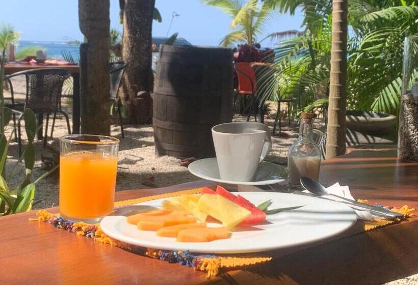 اتاق استاندارد سه نفره, Beach Front Bahia
