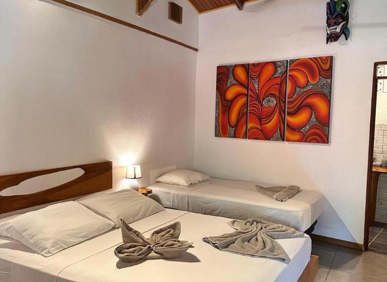 اتاق استاندارد سه نفره, Beach Front Bahia