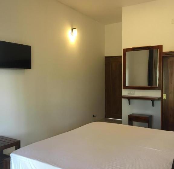 Quarto Estandar, Saffron Lake Yala