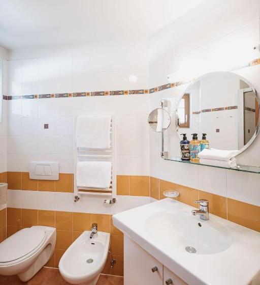 Апартаменты 1 Спальня, Nancy S Holiday Homes Dolomites