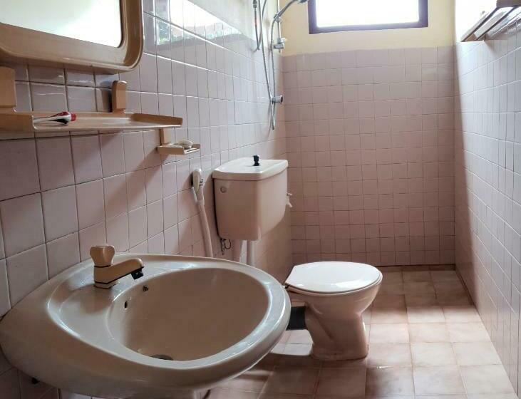 Quarto Triplo Estandar com Sacada, Galle Rest Home