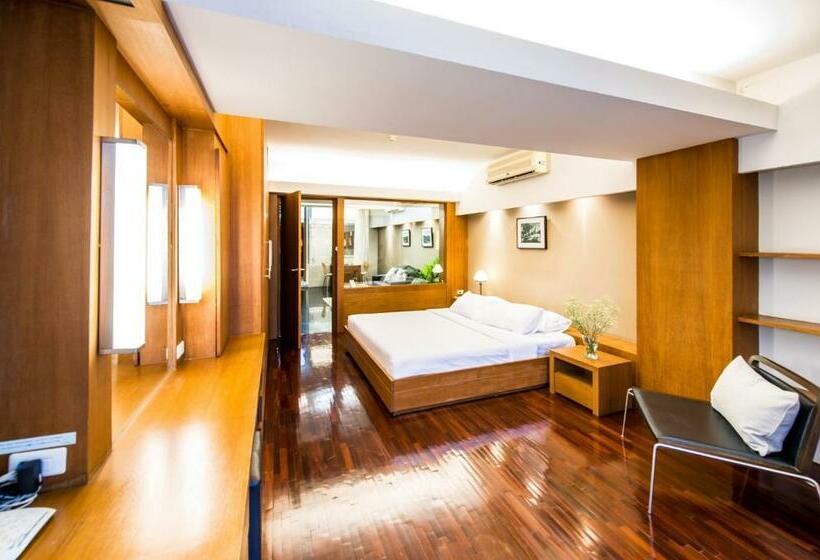 سوئیت با بالکن, Laemtong Serviced Apartment